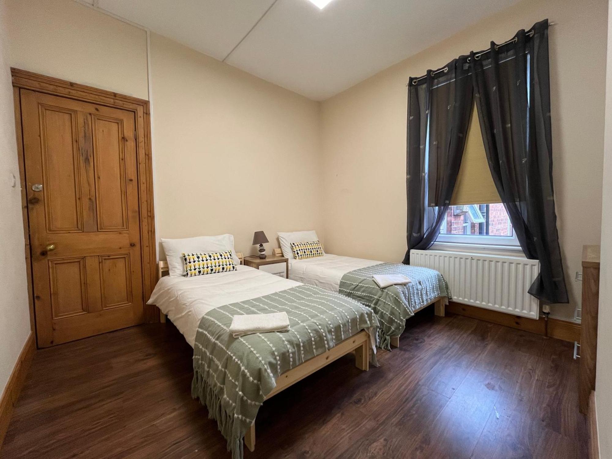 Gr8 Hostel At The Mount Белфаст Экстерьер фото