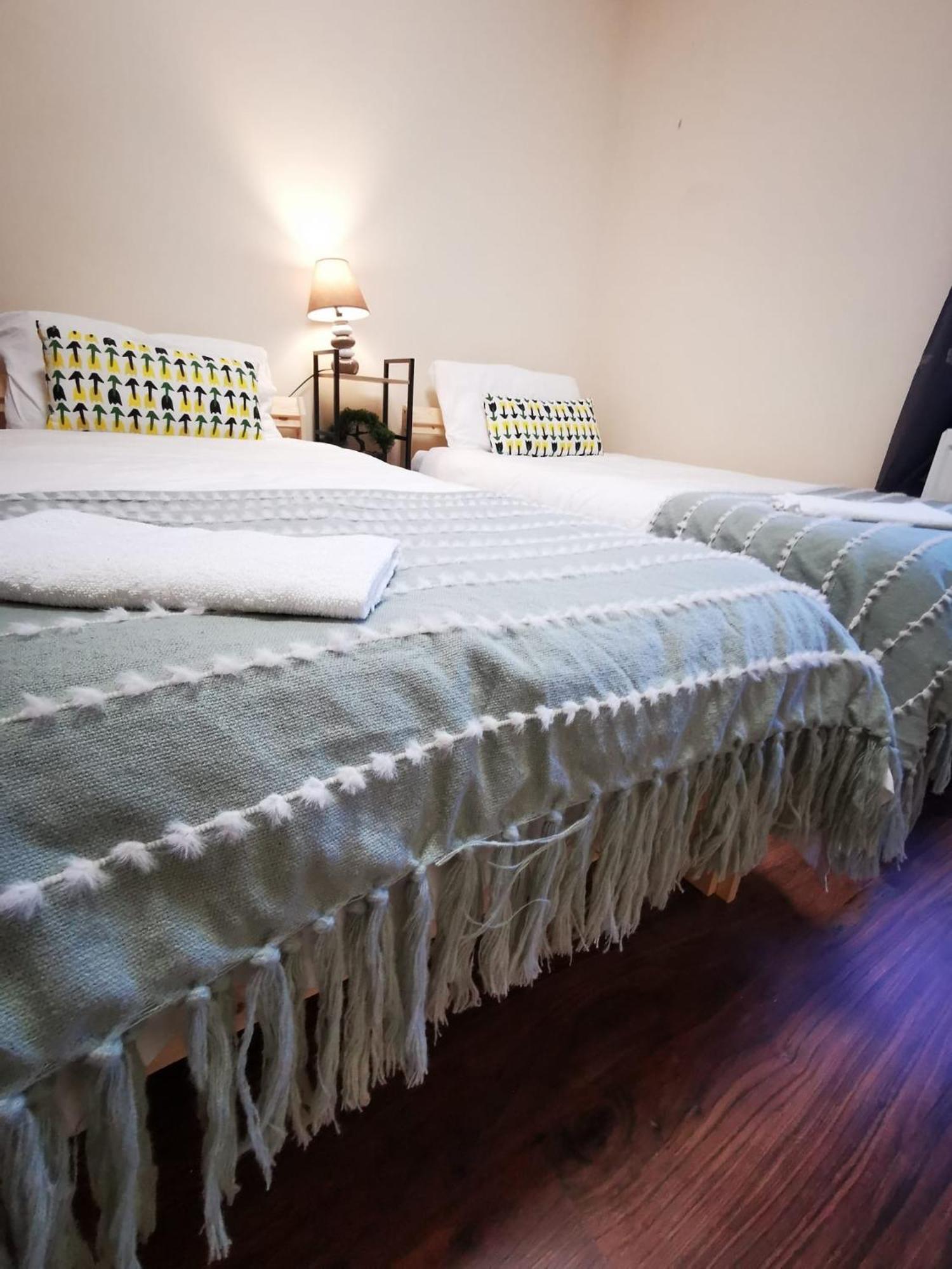 Gr8 Hostel At The Mount Белфаст Экстерьер фото